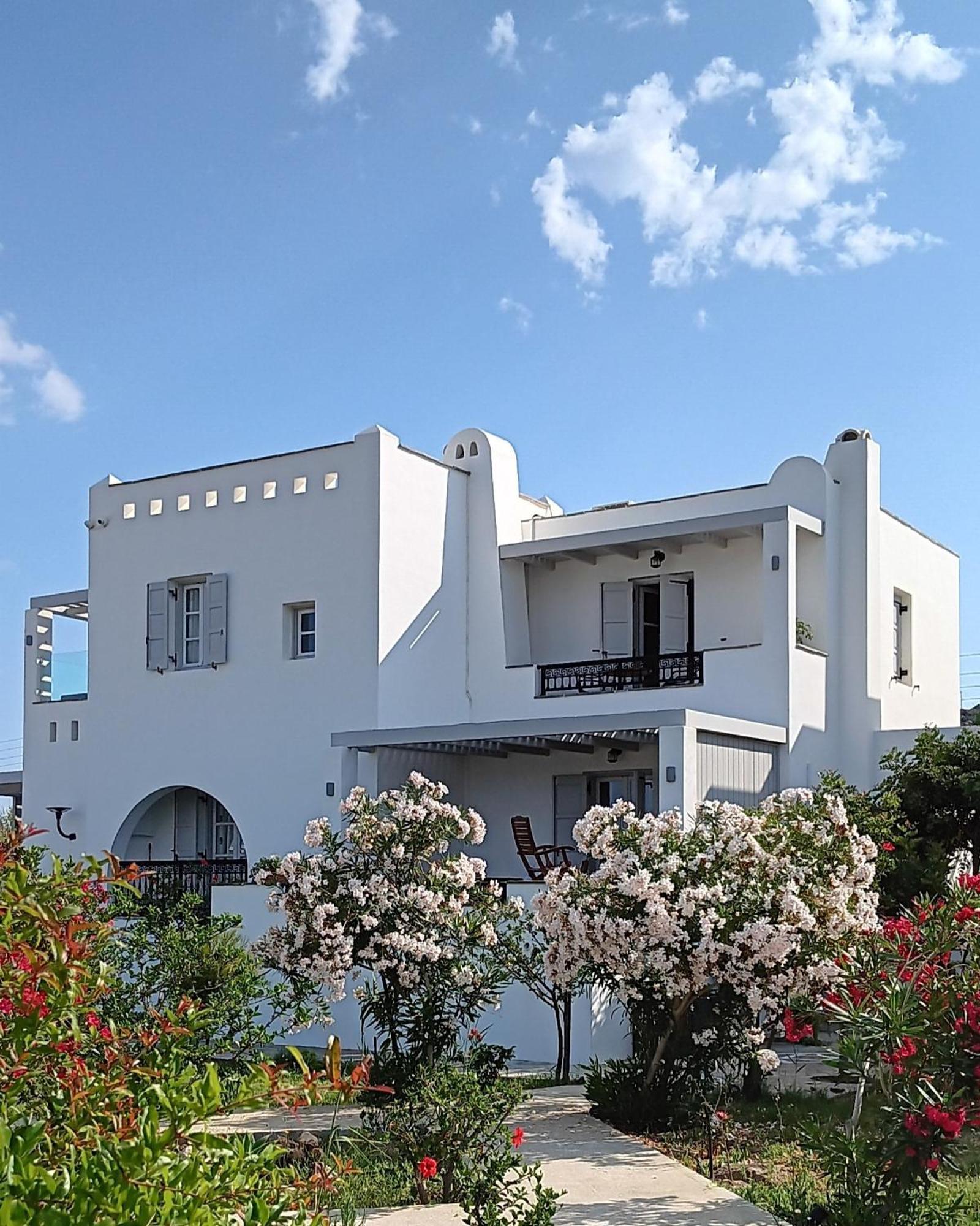 Sea Lilies Suites Pláka Exterior foto